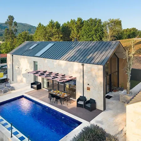 Agra With Pool By Portugal Active *